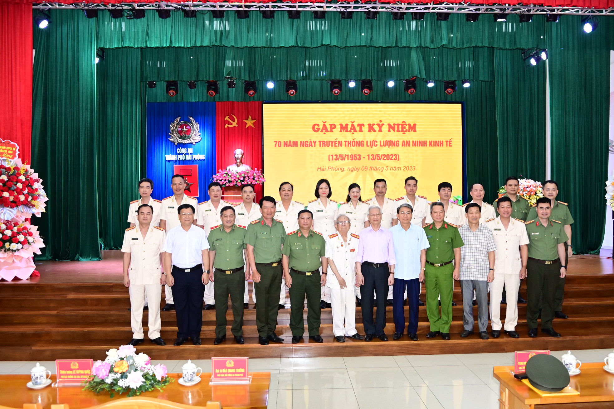 Gặp mặt kỷ niệm 70 năm Ngày truyền thống lực lượng An ninh kinh tế, biểu dương 30 tập thể, cá nhân có thành tích xuất sắc